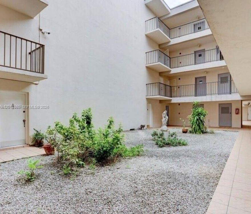 Excellent investment opportunity in the heart of Miami! Beautiful 4th-floor condo located in the desirable El Lago Condominium community. This unit offers a convenient layout with plenty of natural light and a prime location just minutes from Miami International Airport, major highways, shopping centers, restaurants, and entertainment. Enjoy peaceful lake views and easy access to everything Miami has to offer. Ideal for homeowners or investors. Great central location with strong rental potential. Don’t miss this opportunity!