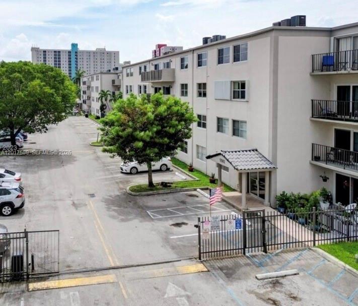 EL LAGO CONDO - Residential