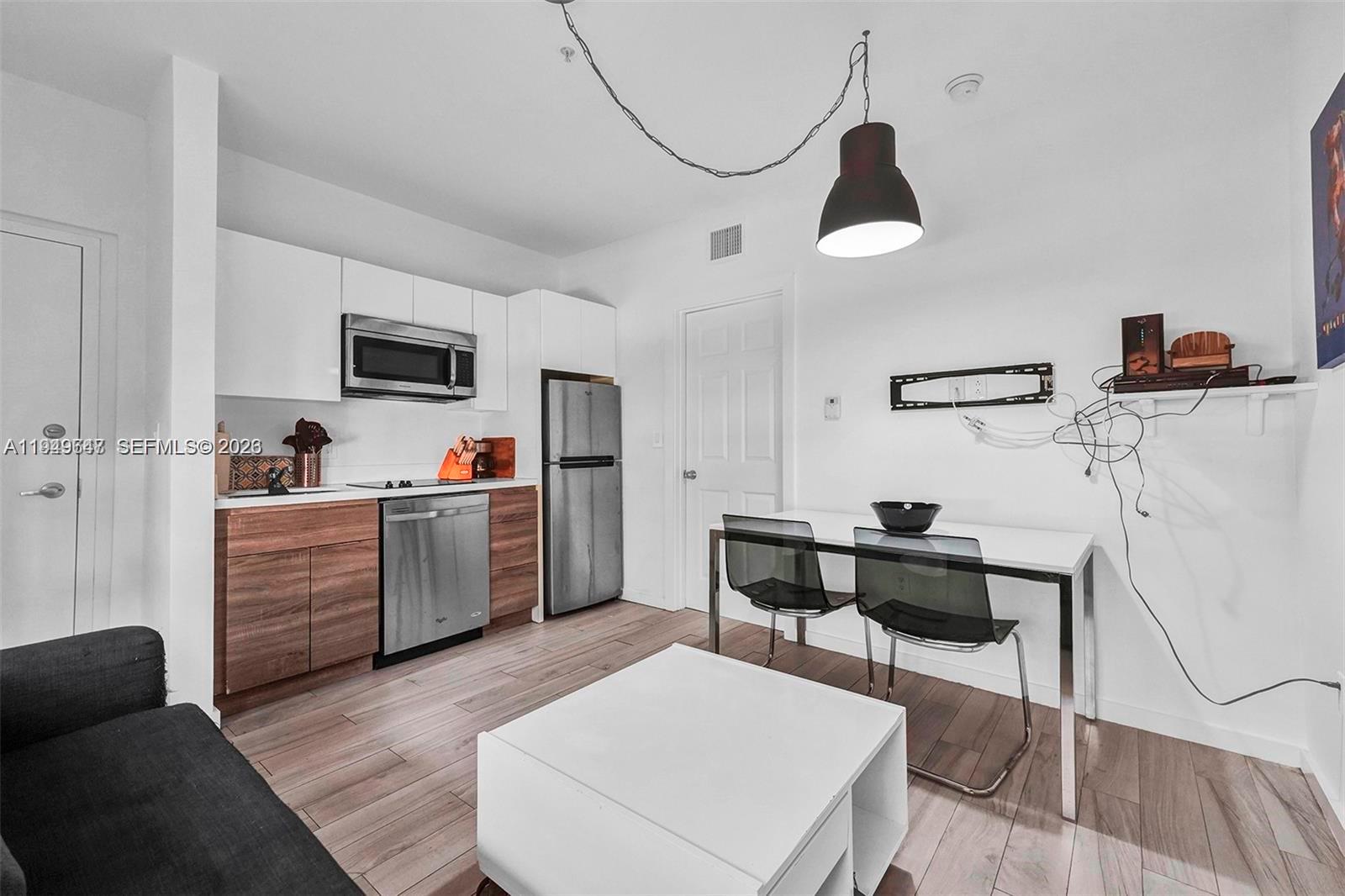 EVA CONDO - Residential