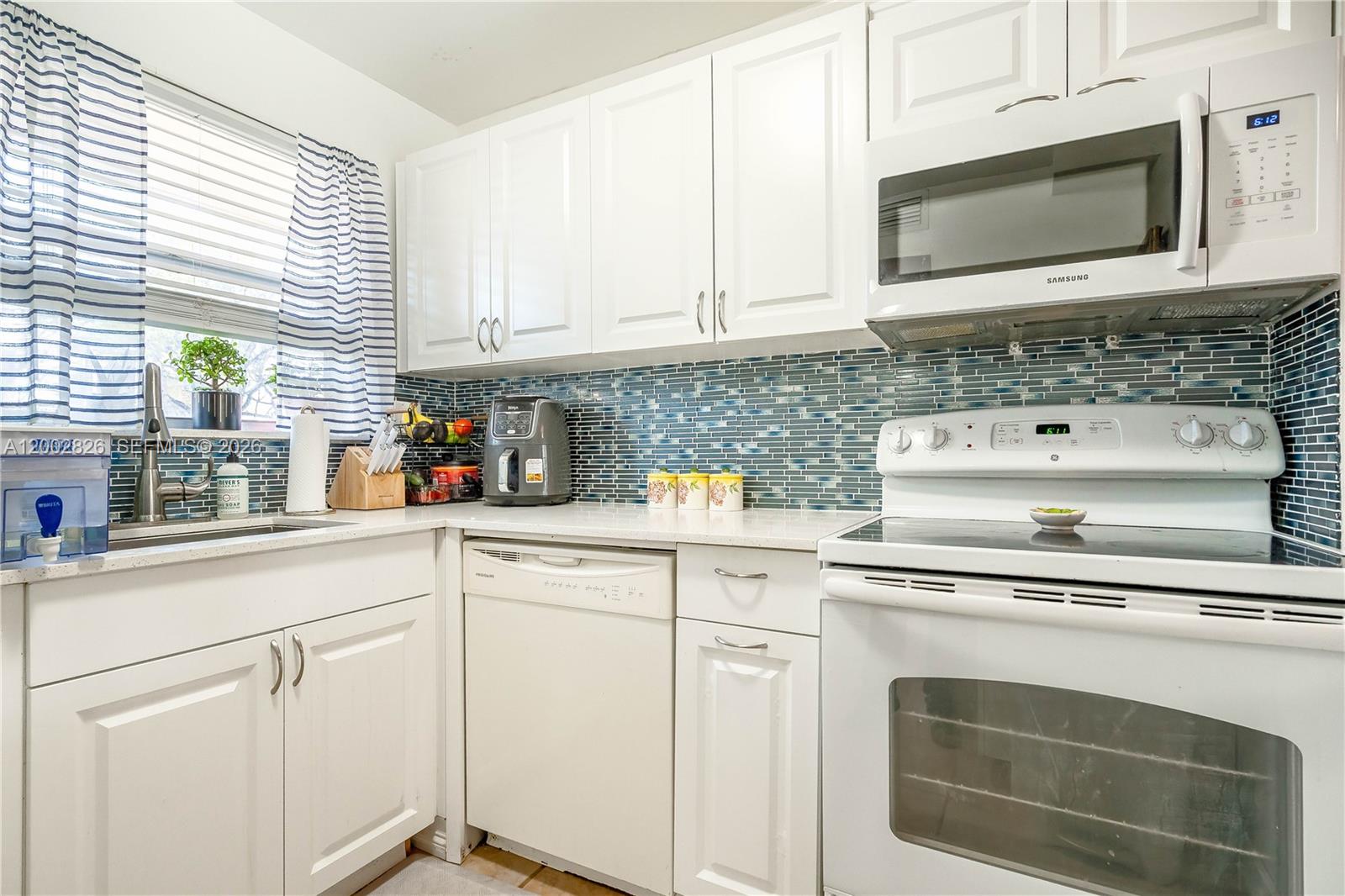 SUNRISE LAKES 71 CONDO - Residential