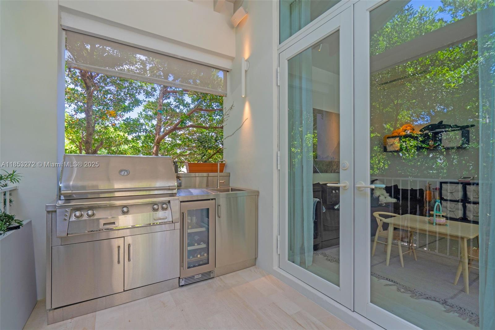 TROPICAL ISLE HOMES SUB 4 - Residential