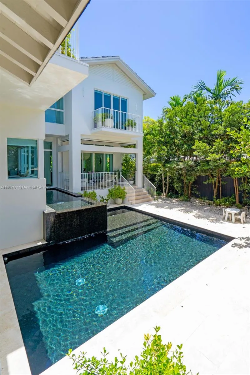 Key Biscayne, Florida 33149, United States, 6 Bedrooms Bedrooms, ,6 BathroomsBathrooms,Residential,Active,185537