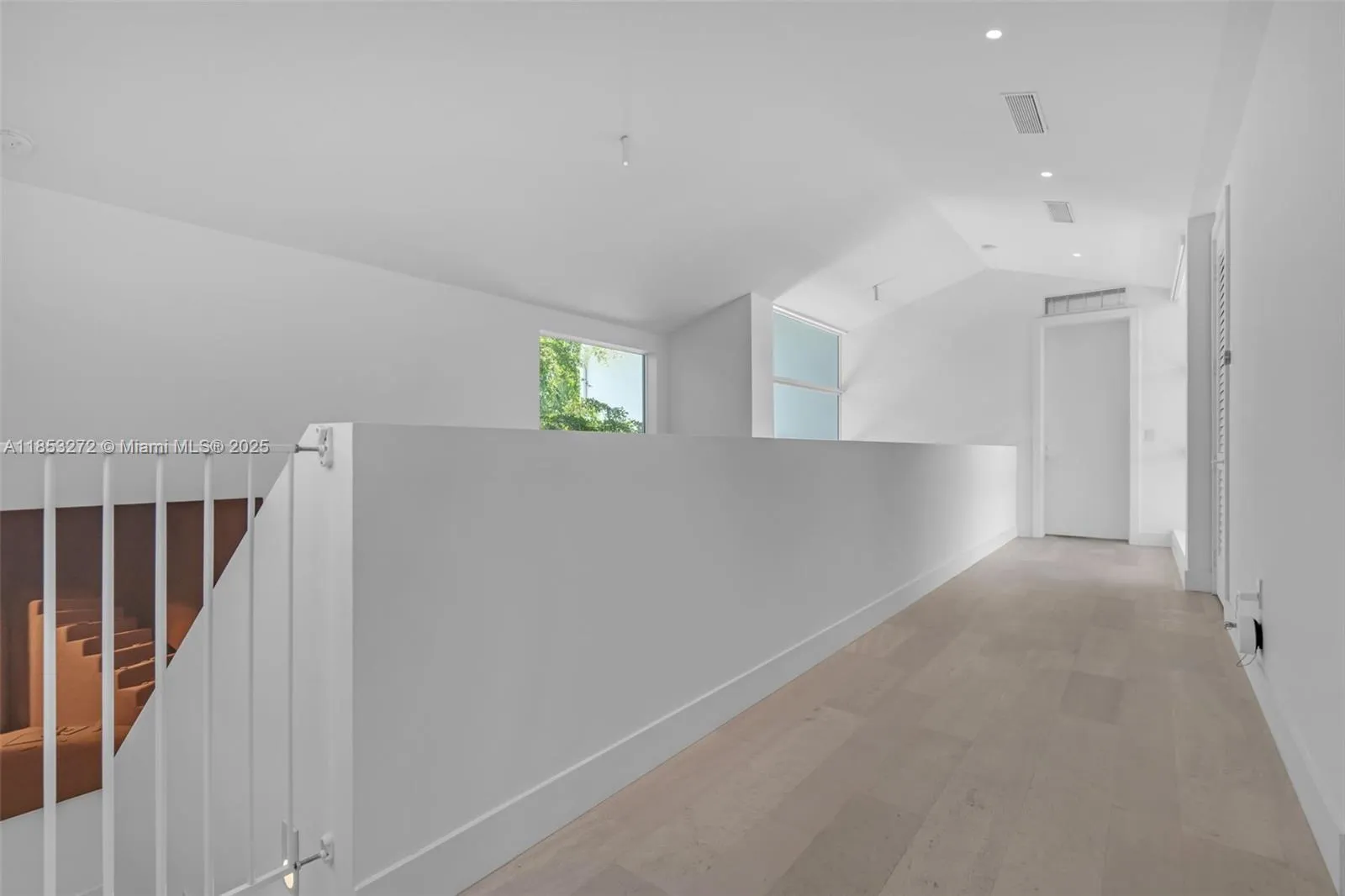 Key Biscayne, Florida 33149, United States, 6 Bedrooms Bedrooms, ,6 BathroomsBathrooms,Residential,Active,185537