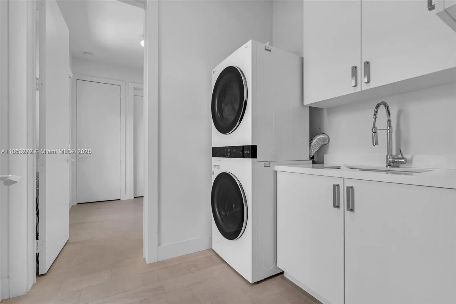 Key Biscayne, Florida 33149, United States, 6 Bedrooms Bedrooms, ,6 BathroomsBathrooms,Residential,Active,185537