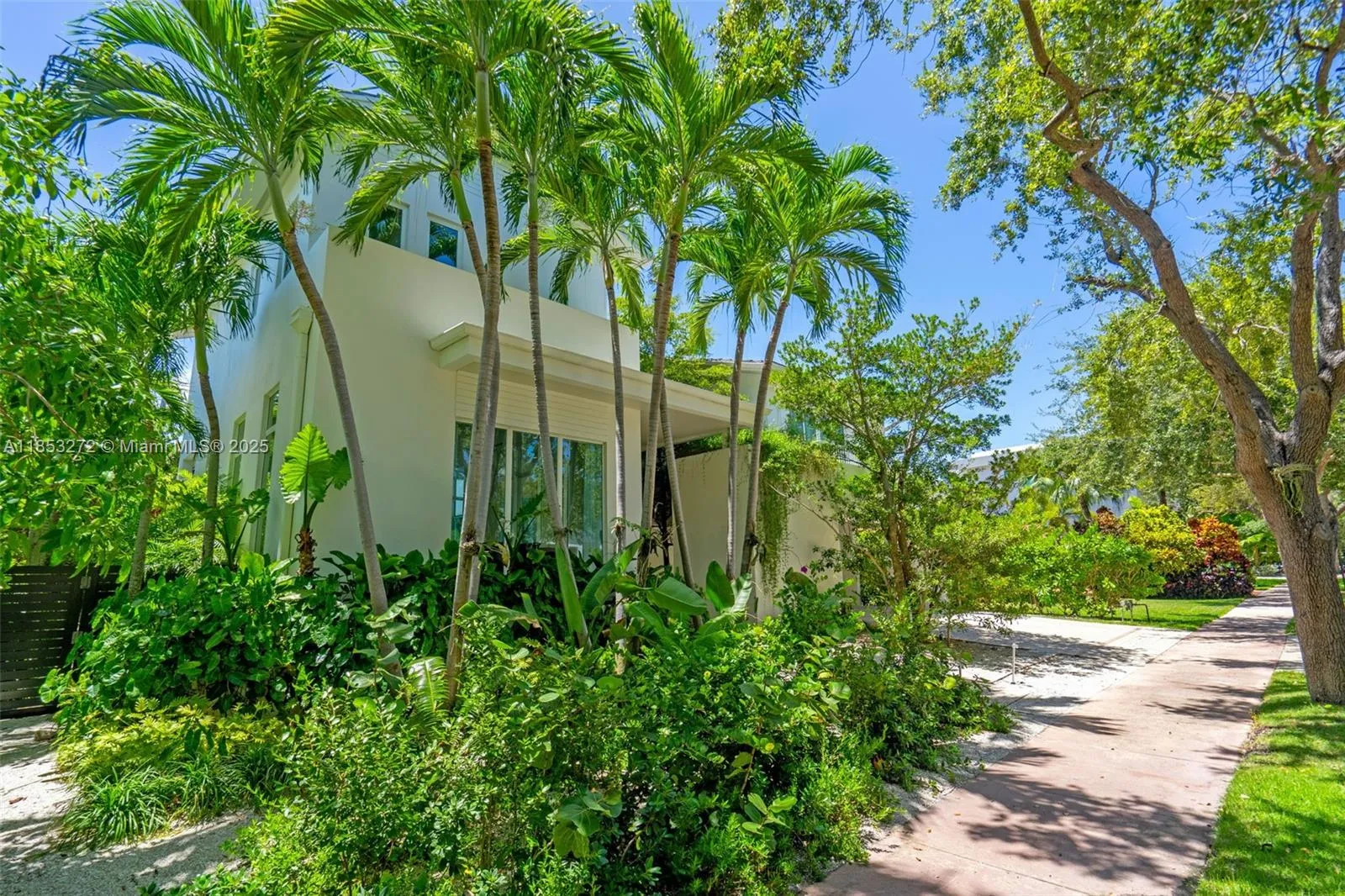 Key Biscayne, Florida 33149, United States, 6 Bedrooms Bedrooms, ,6 BathroomsBathrooms,Residential,Active,185537