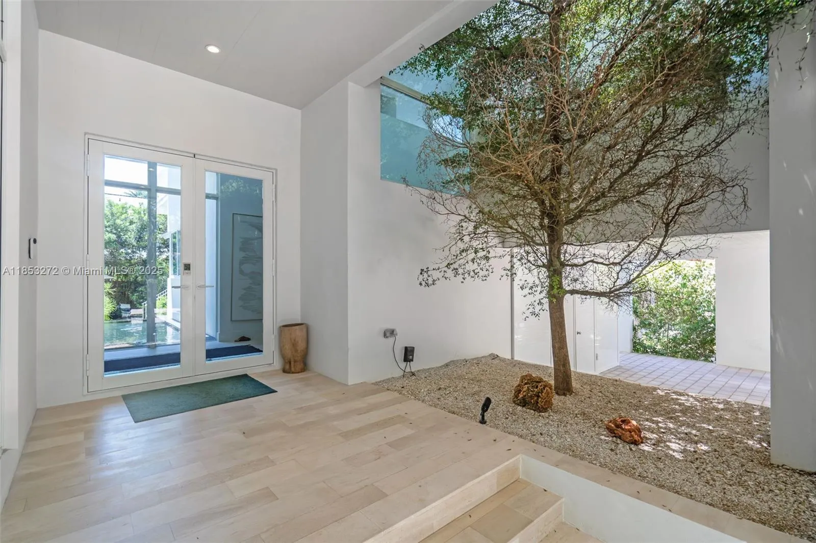 Key Biscayne, Florida 33149, United States, 6 Bedrooms Bedrooms, ,6 BathroomsBathrooms,Residential,Active,185537