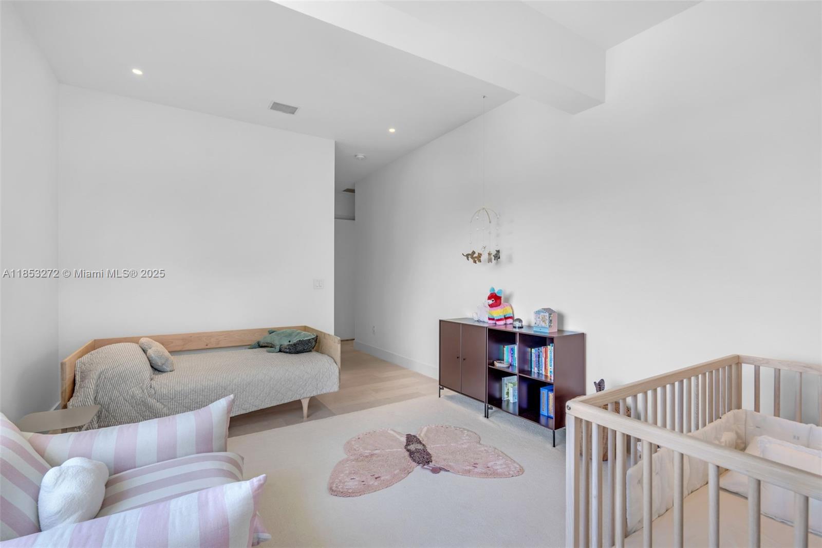 TROPICAL ISLE HOMES SUB 4 - Residential