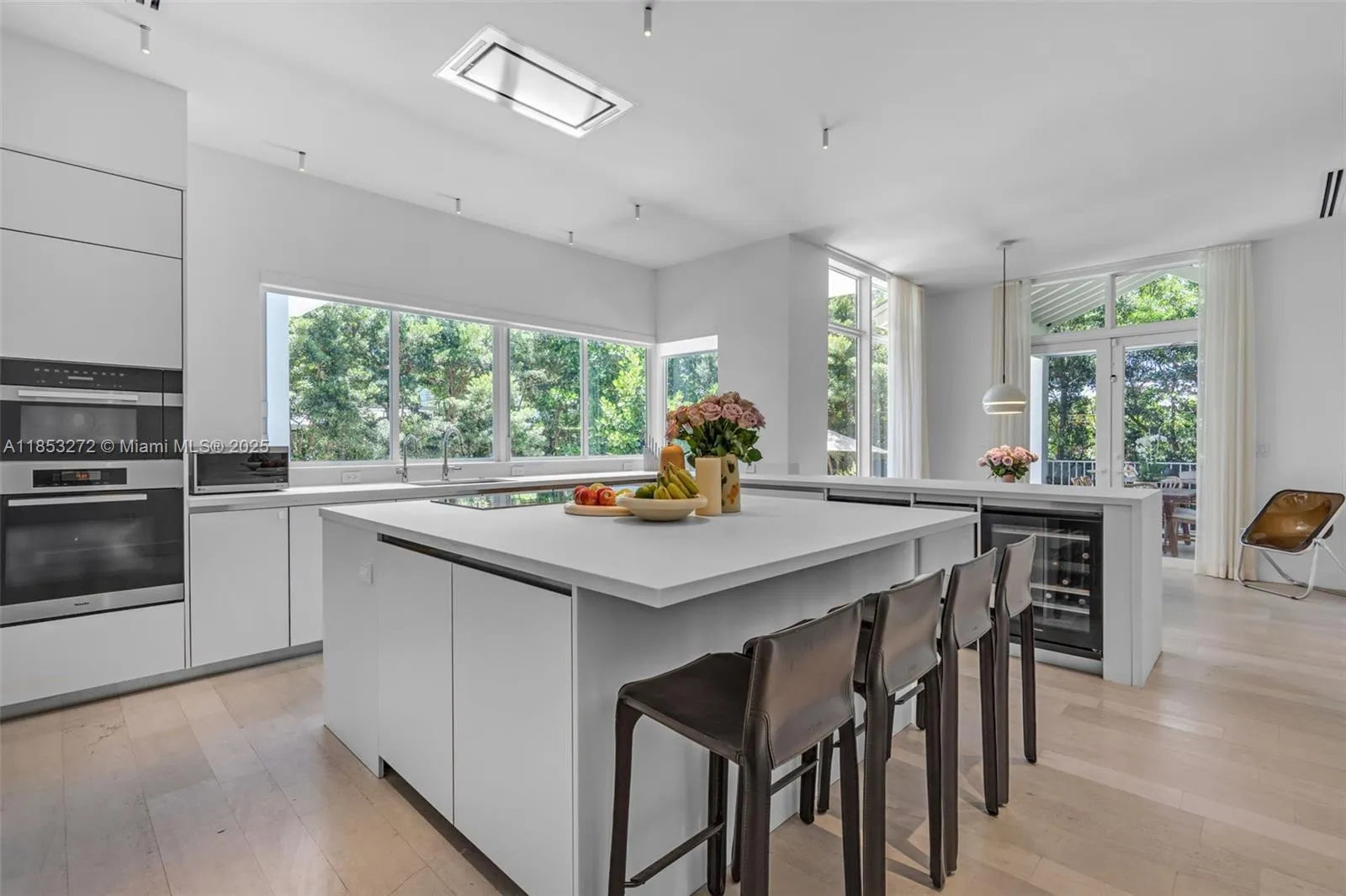 Key Biscayne, Florida 33149, United States, 6 Bedrooms Bedrooms, ,6 BathroomsBathrooms,Residential,Active,185537