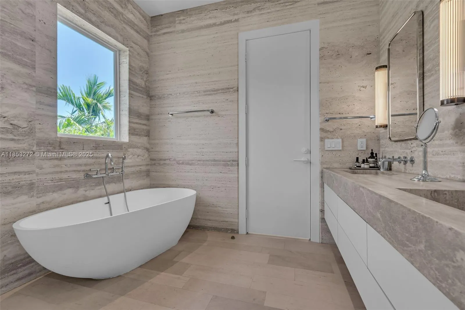 Key Biscayne, Florida 33149, United States, 6 Bedrooms Bedrooms, ,6 BathroomsBathrooms,Residential,Active,185537