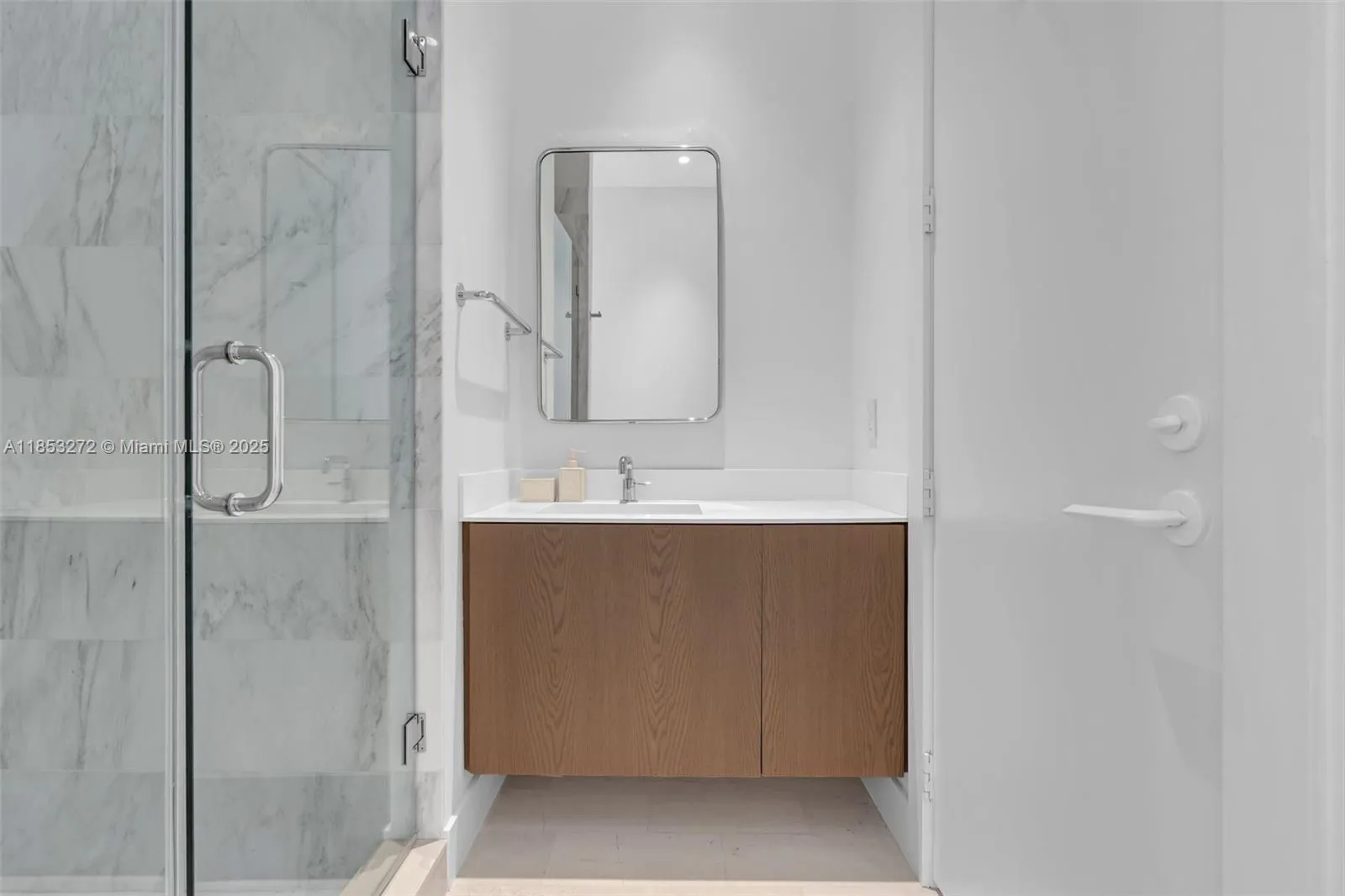 Key Biscayne, Florida 33149, United States, 6 Bedrooms Bedrooms, ,6 BathroomsBathrooms,Residential,Active,185537