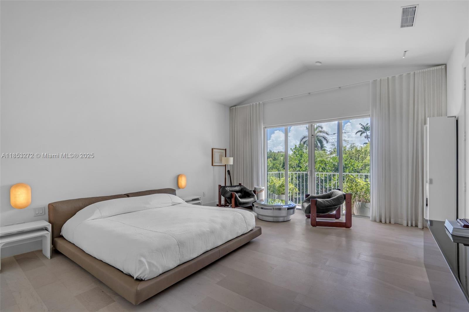 TROPICAL ISLE HOMES SUB 4 - Residential