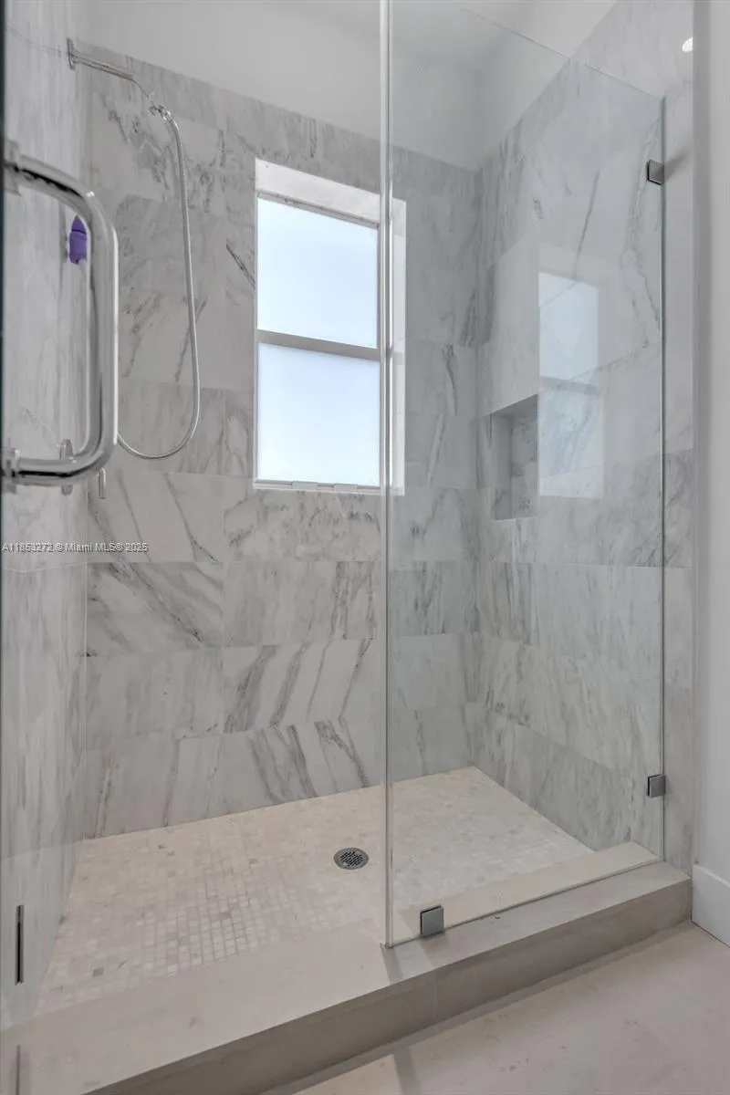 Key Biscayne, Florida 33149, United States, 6 Bedrooms Bedrooms, ,6 BathroomsBathrooms,Residential,Active,185537