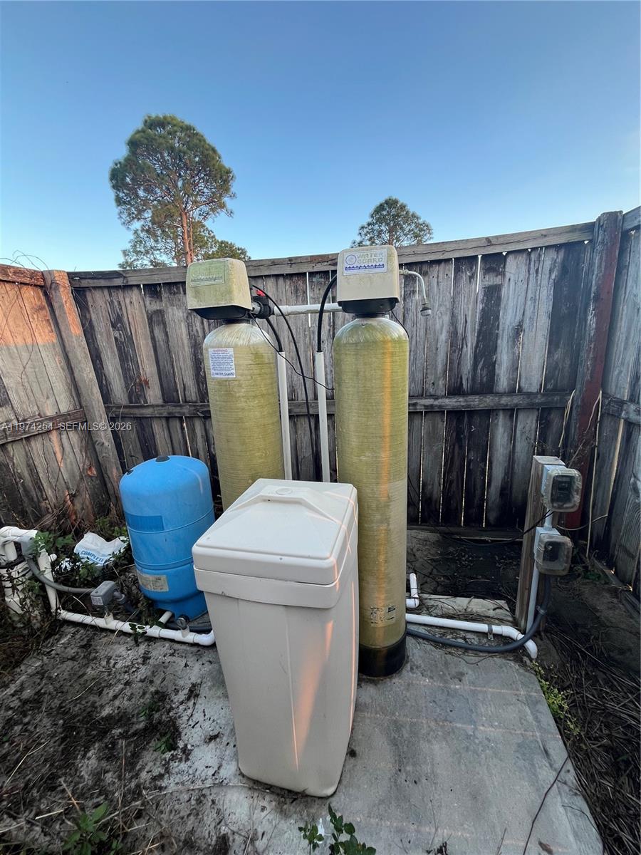 MONTURA RANCH EST 1 ST S/D - Residential