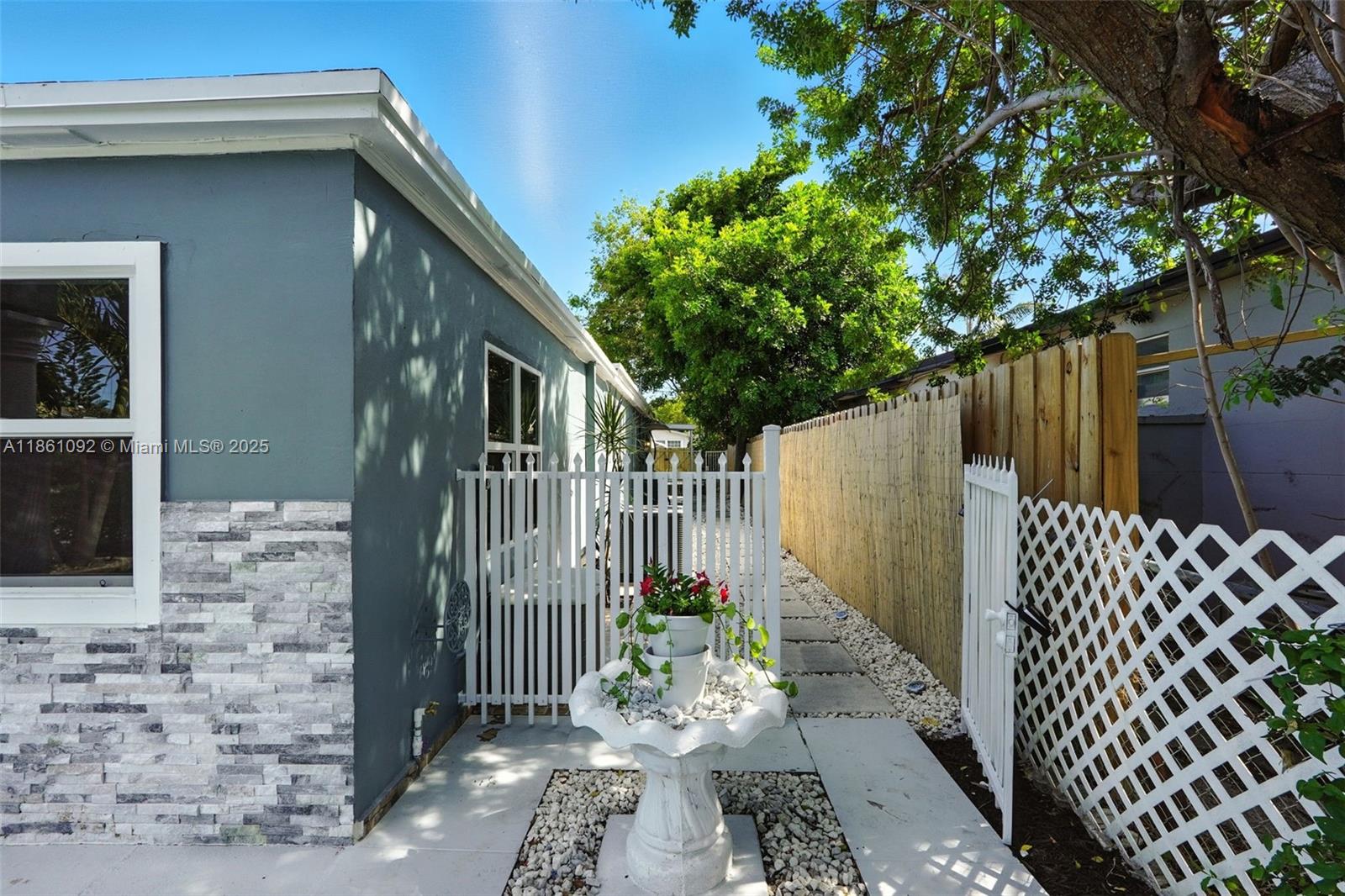 2242 Coolidge St