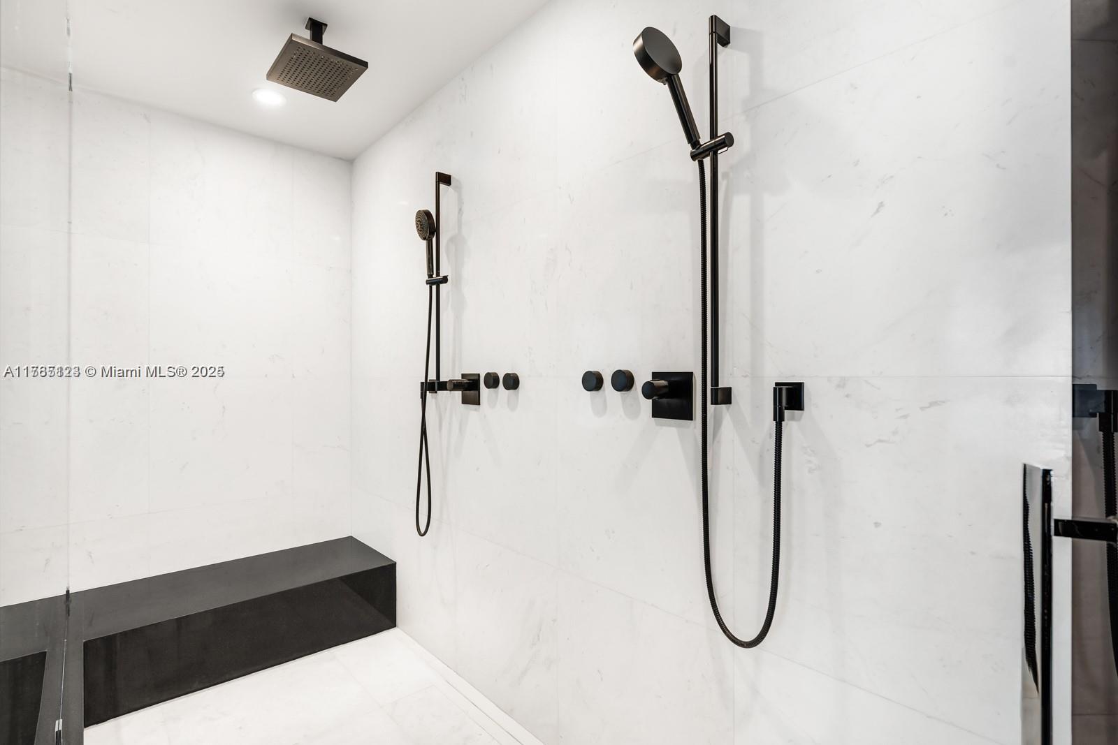 18555 COLLINS AVENUE COND - Residential