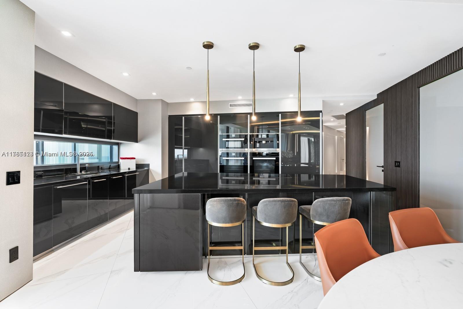 18555 COLLINS AVENUE COND - Residential