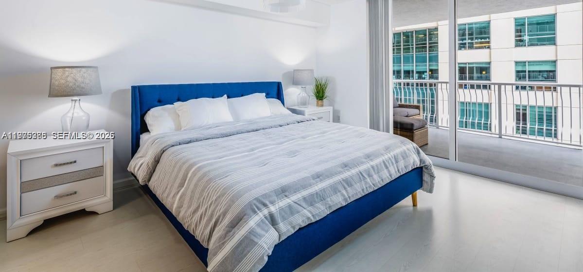 1200 Brickell Bay Dr 1808