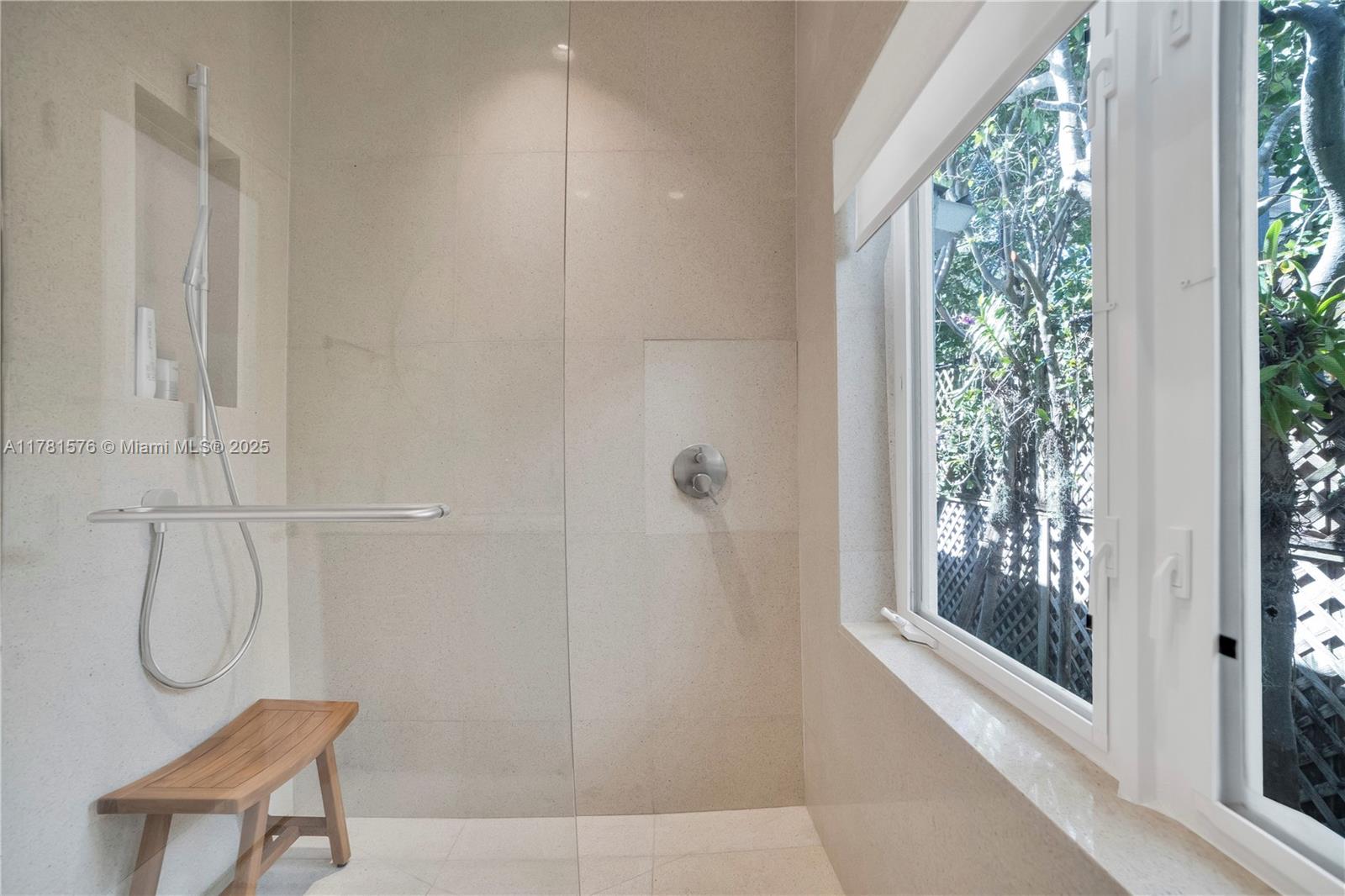 NAUTILUS EXTENSION - Residential