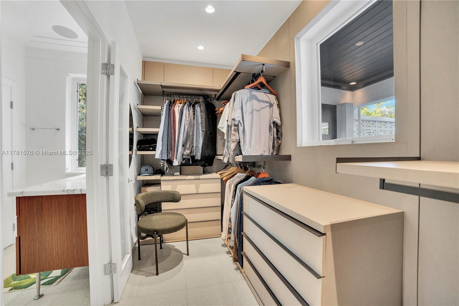 NAUTILUS EXTENSION - Residential