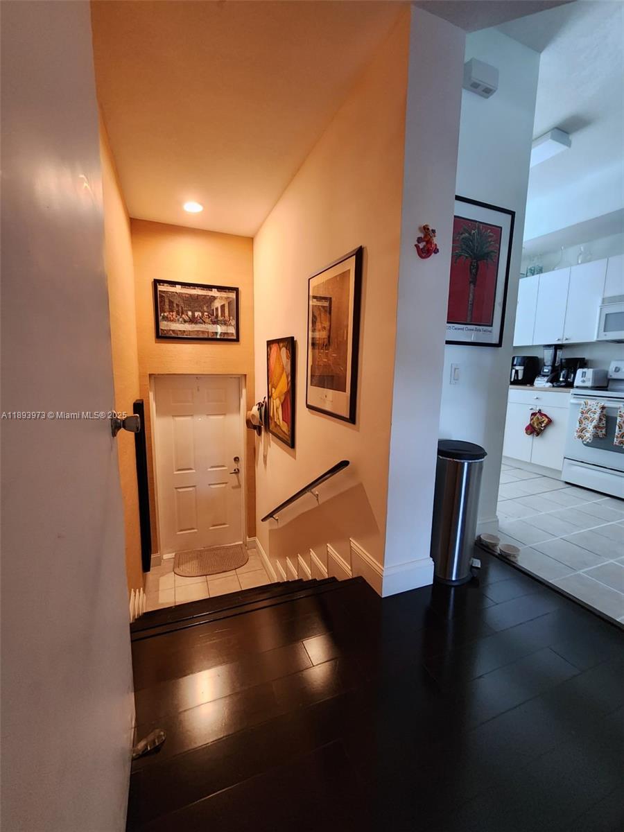 THE PRESERVE CONDO - Residential Lease