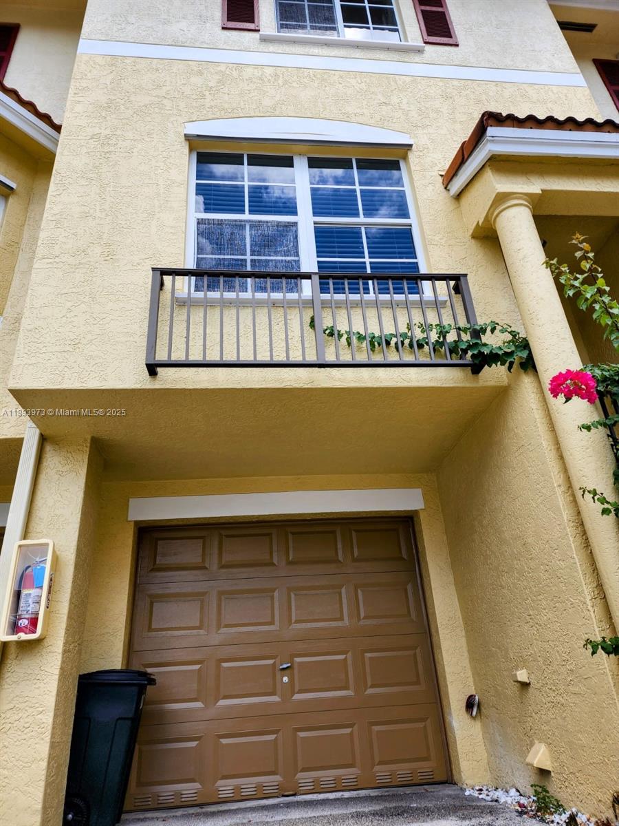 THE PRESERVE CONDO - Residential Lease