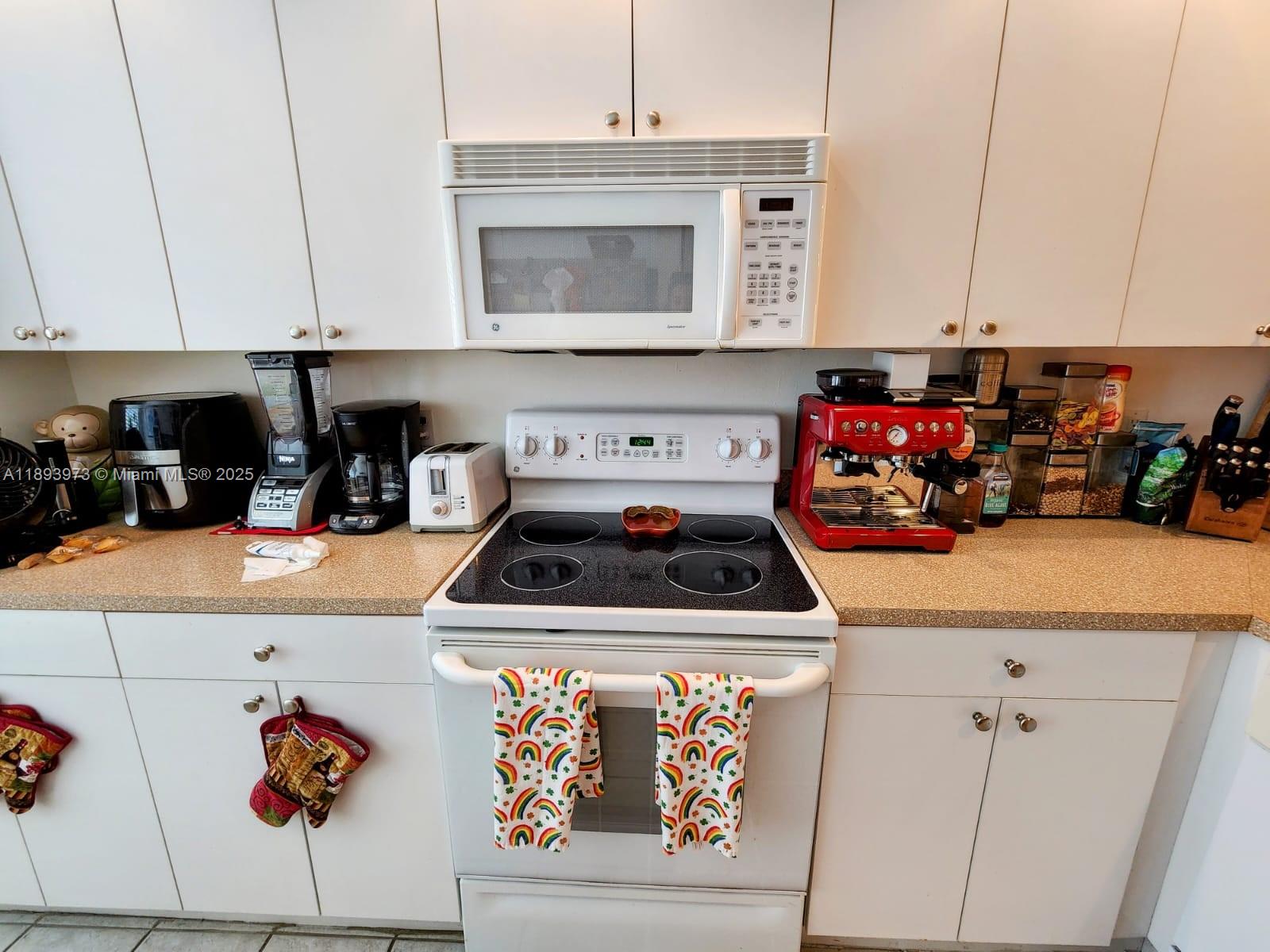 THE PRESERVE CONDO - Residential Lease