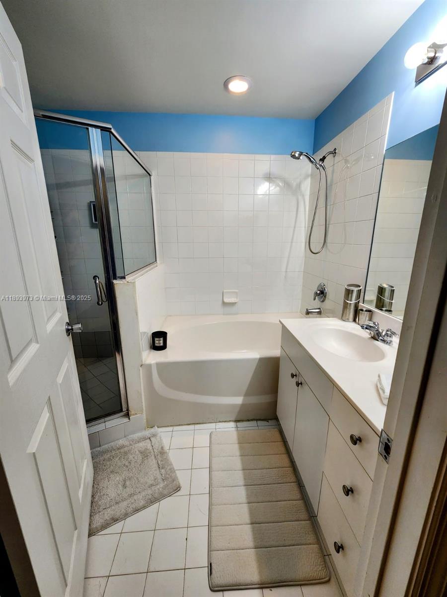 THE PRESERVE CONDO - Residential Lease