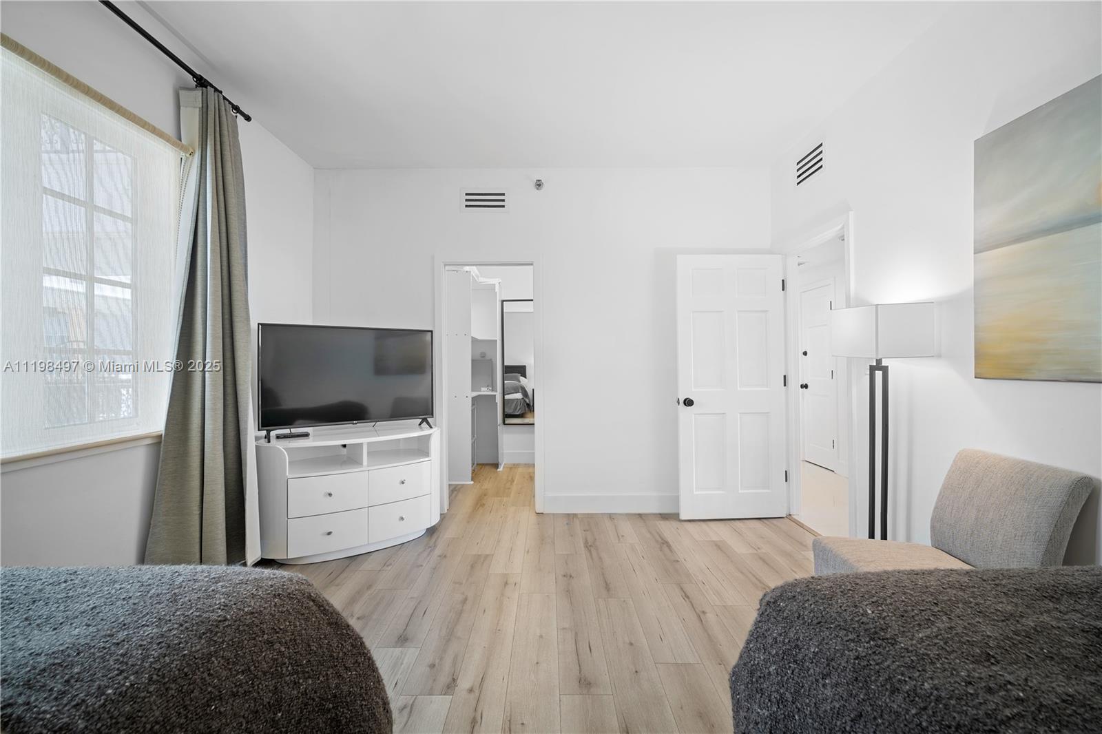 SEASIDE CONDO - Residential Lease