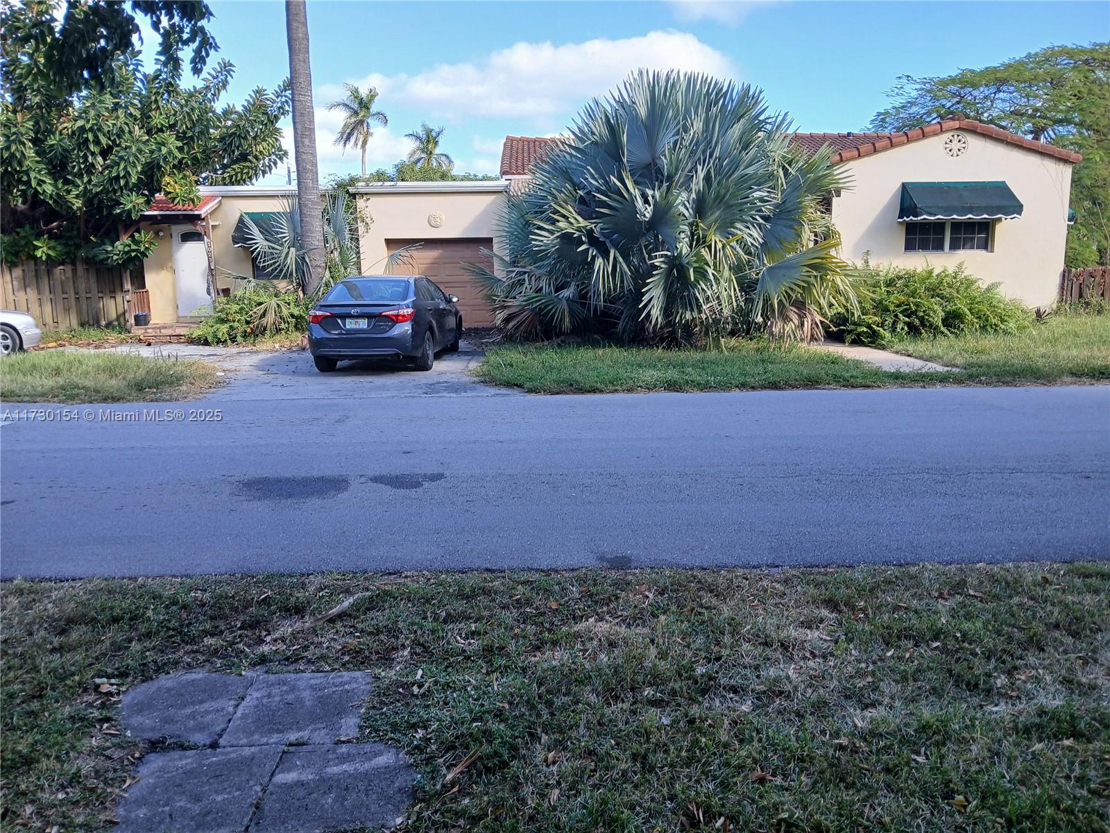 Property for Sale at 1023 S 16th Ave, Hollywood, Broward County, Florida - Bedrooms: 3 
Bathrooms: 2  - $525,000