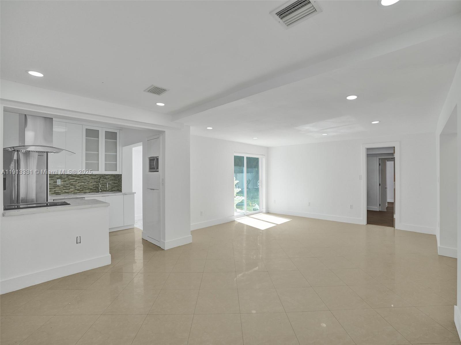 1ST ADDN BISCAYNE LAWN - Residential