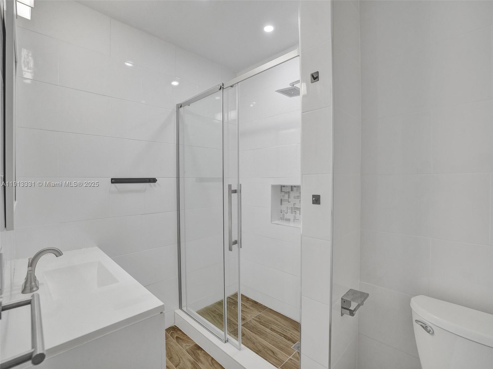 1ST ADDN BISCAYNE LAWN - Residential