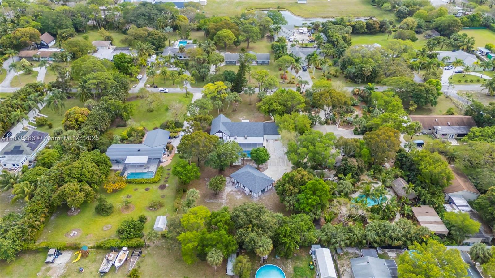 MONET GARDENS AMD (UNREC) - Residential Lease