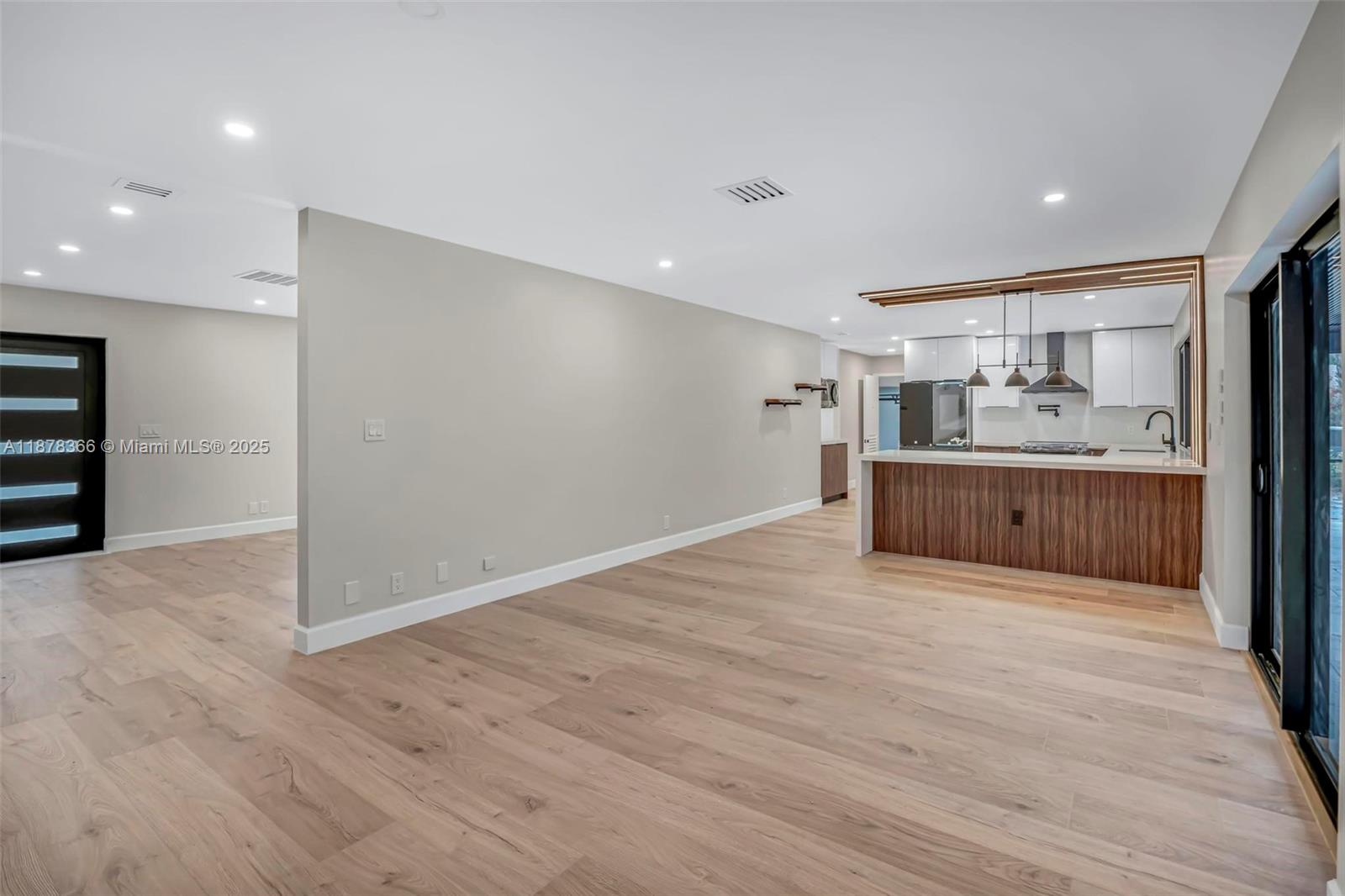 MONET GARDENS AMD (UNREC) - Residential Lease