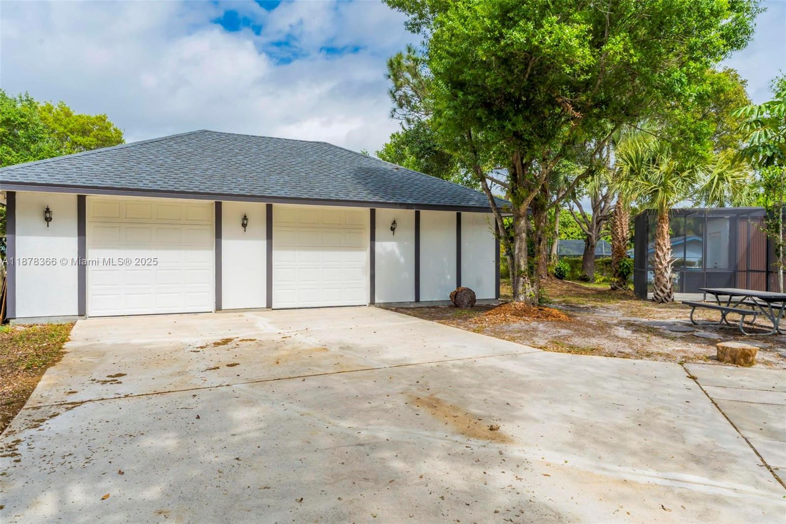 MONET GARDENS AMD (UNREC) - Residential Lease