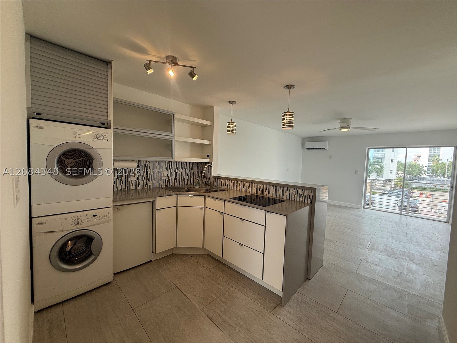 Properties 2 1441 Lincoln Rd 317