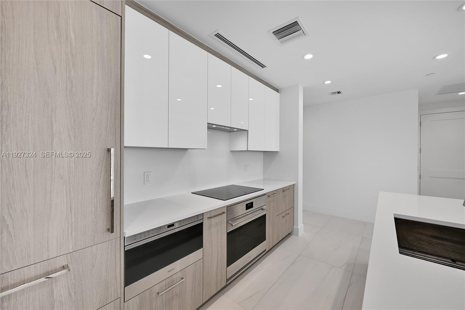 153 North Seabreeze Blvd 503-S