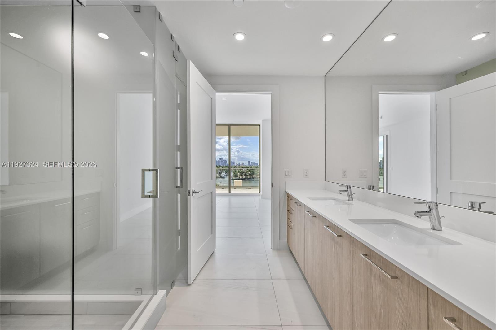 153 N Seabreeze Blvd 503-S