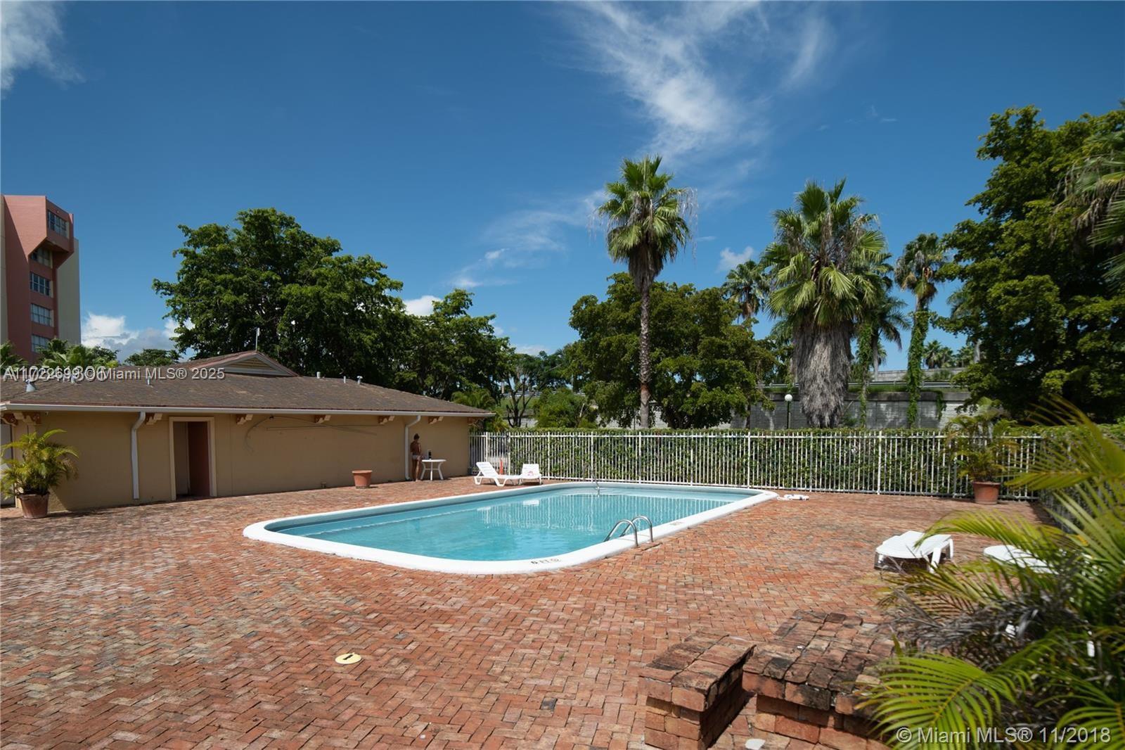 DADELAND PLACE CONDO - Residential