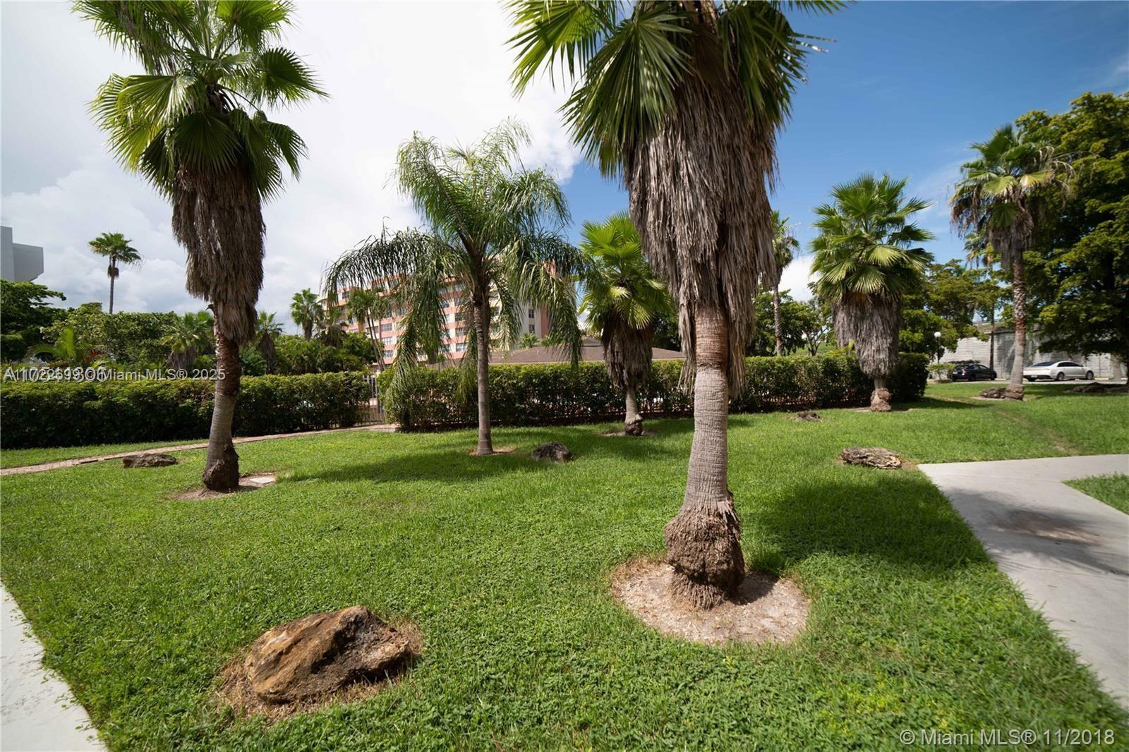 DADELAND PLACE CONDO - Residential