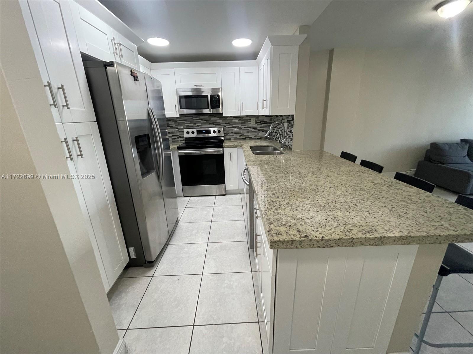 DADELAND PLACE CONDO - Residential