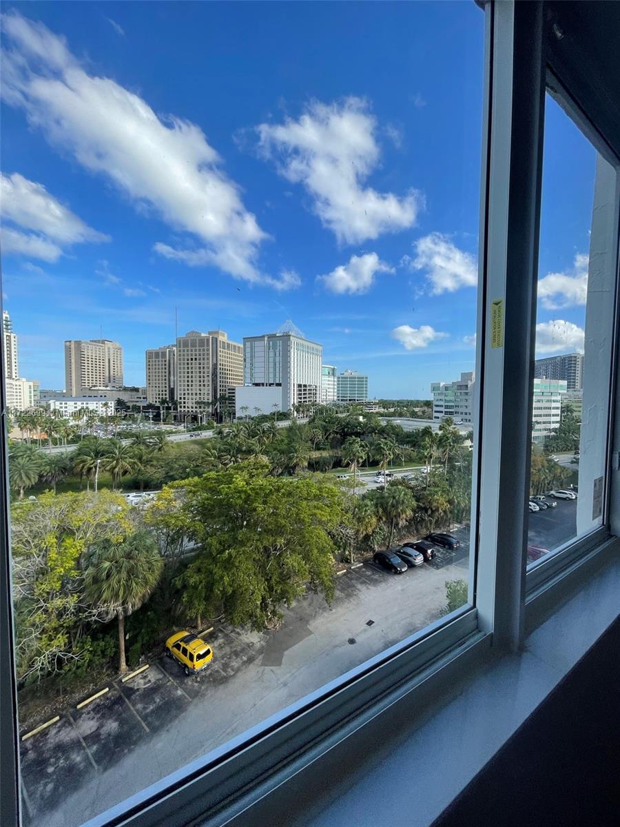 DADELAND PLACE CONDO - Residential