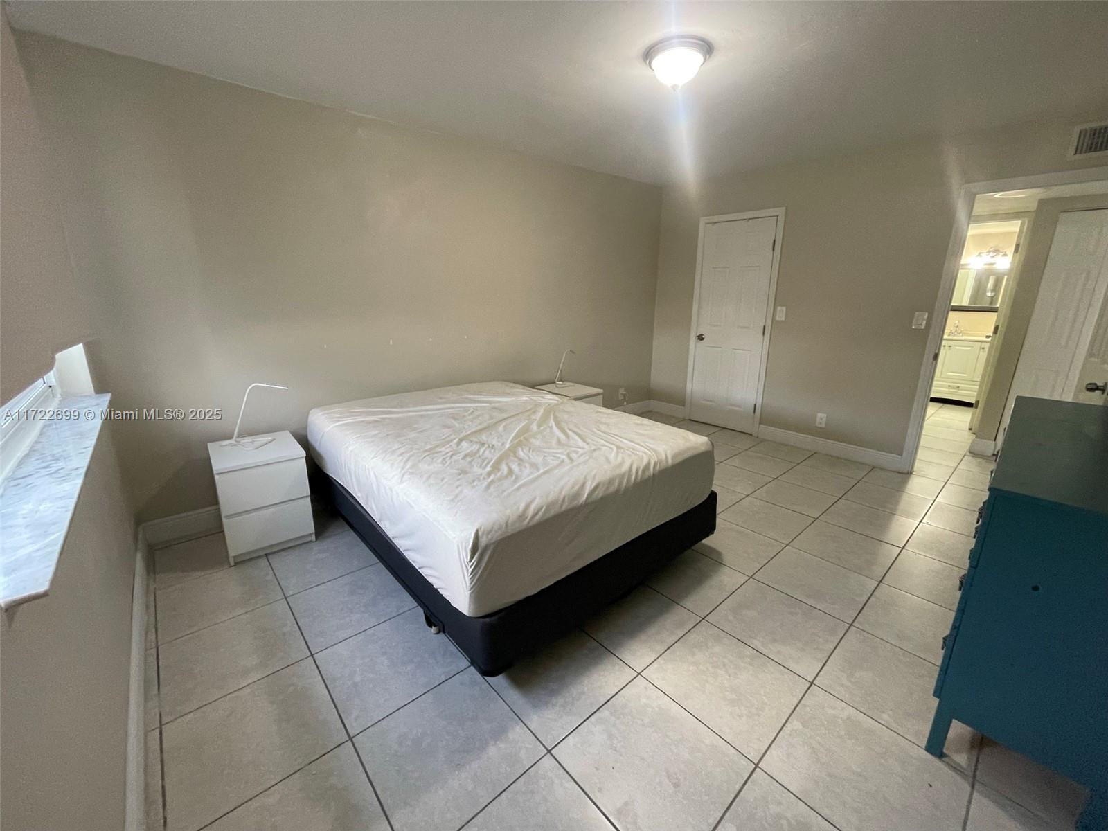 DADELAND PLACE CONDO - Residential
