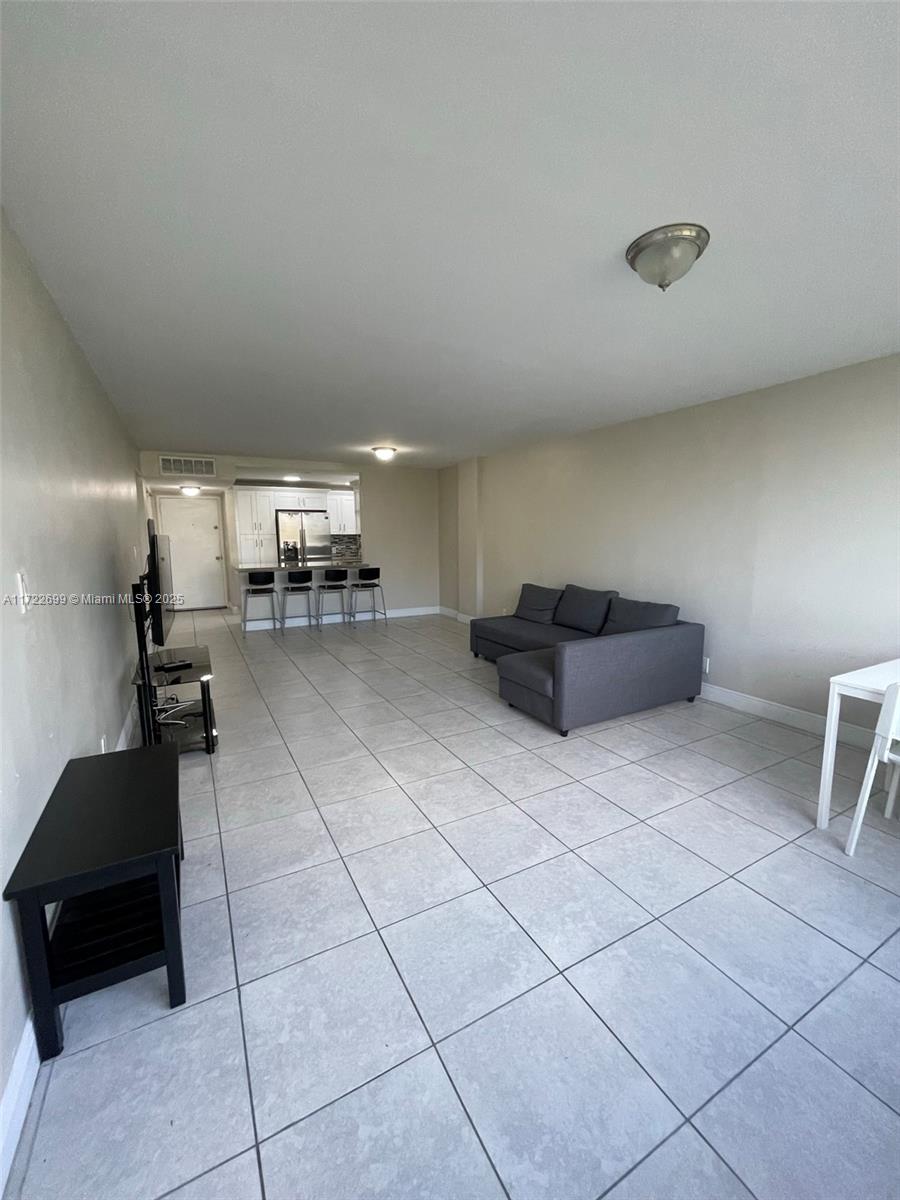 DADELAND PLACE CONDO - Residential
