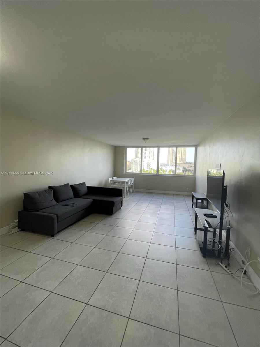 DADELAND PLACE CONDO - Residential