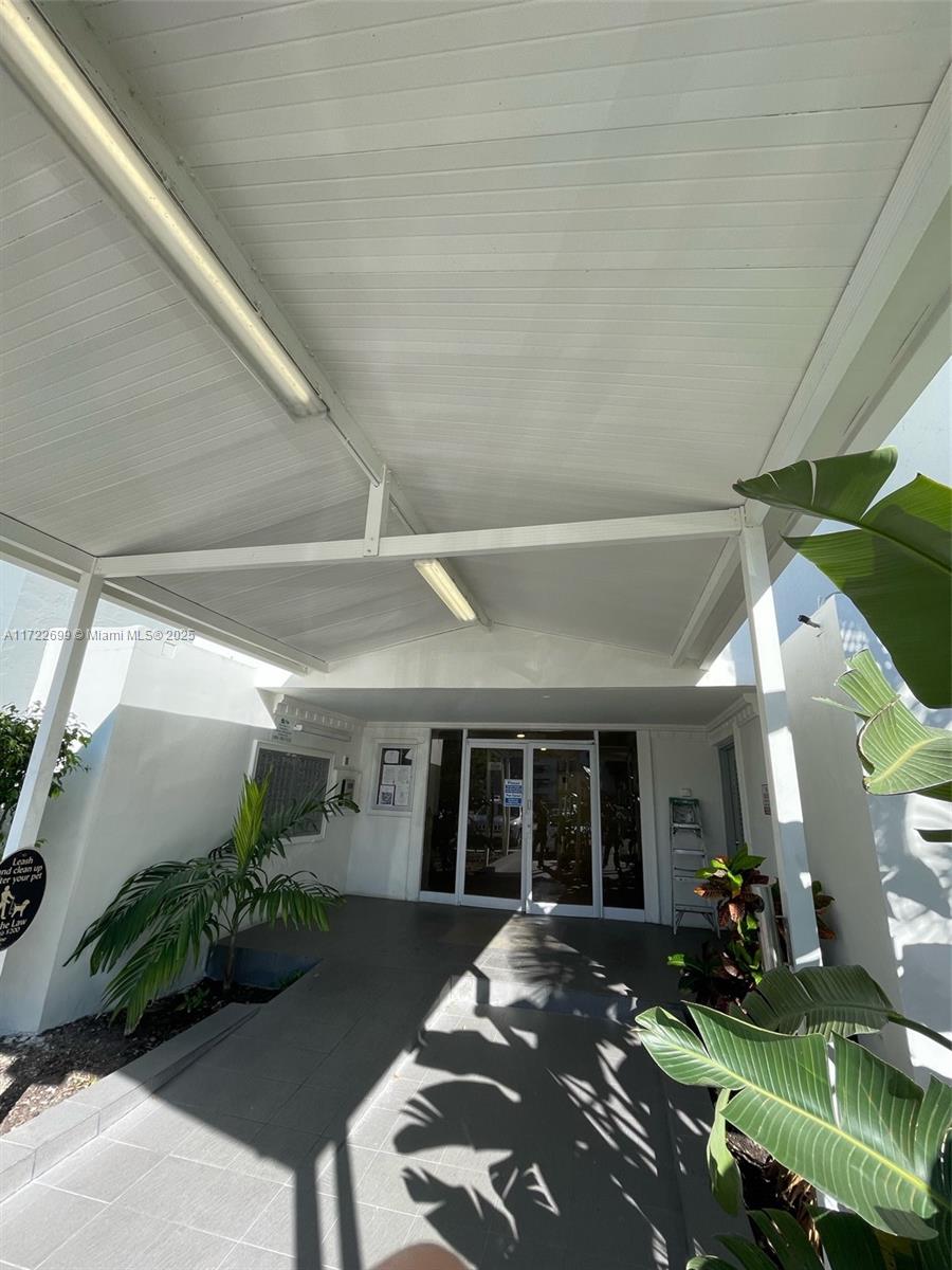 DADELAND PLACE CONDO - Residential