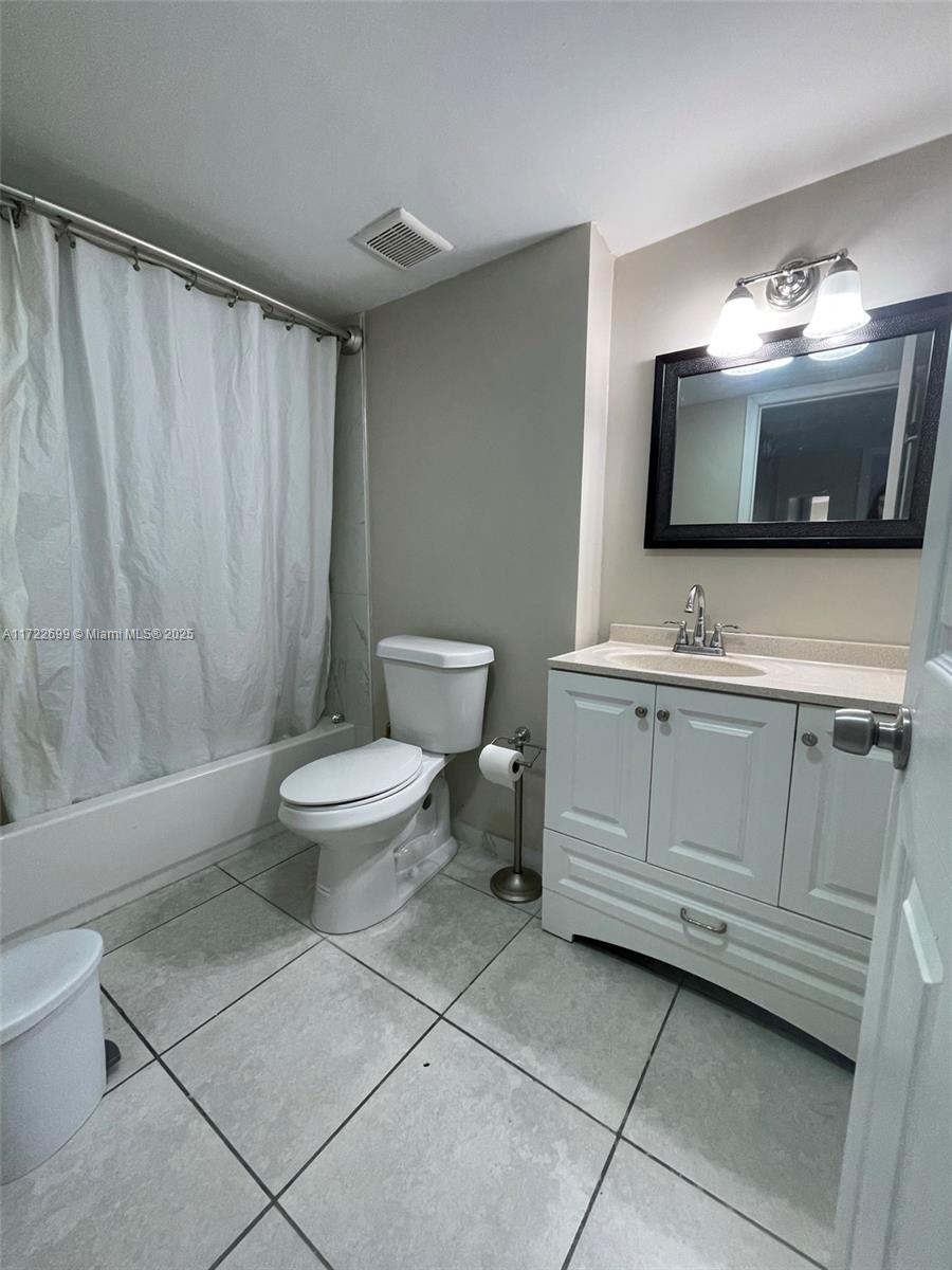 DADELAND PLACE CONDO - Residential