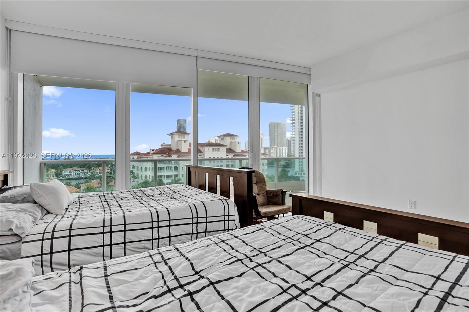 TOWERS OF PORTO VITA-SOUT - Residential Lease