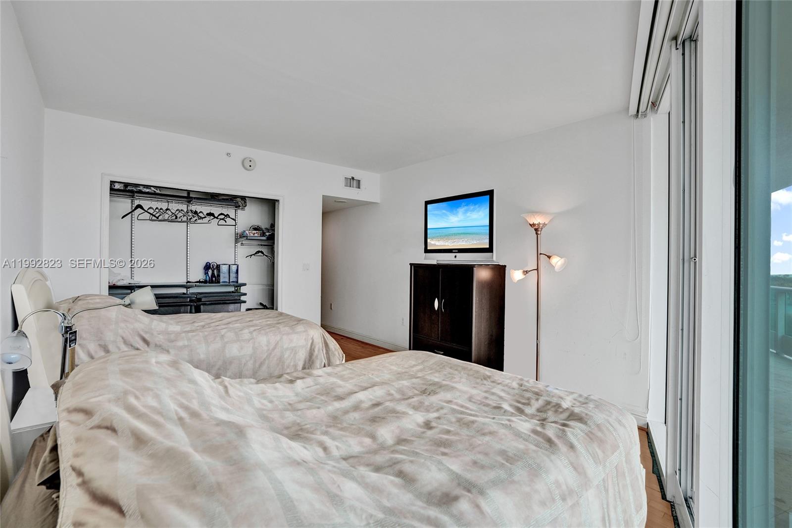 TOWERS OF PORTO VITA-SOUT - Residential Lease