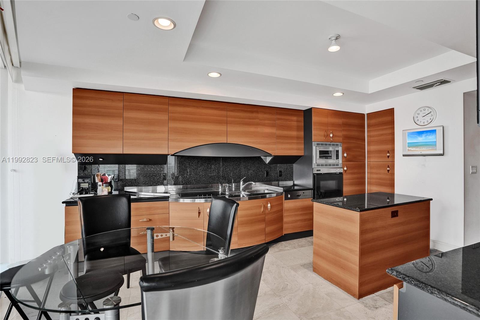 TOWERS OF PORTO VITA-SOUT - Residential Lease