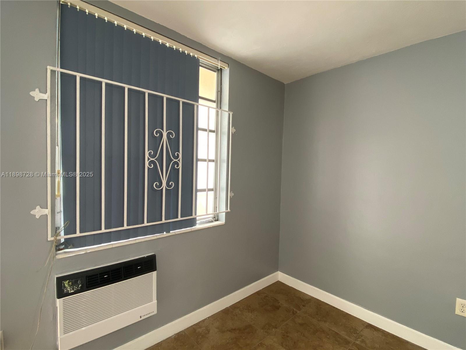 SOUTHERN STAR CONDO - Residential